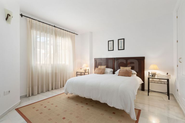 Penthouse for sale in Los Naranjos de Marbella