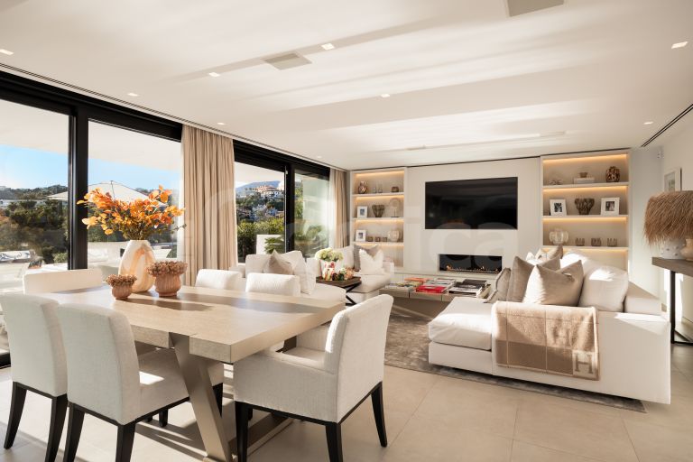 Villa for sale in Nueva Andalucia