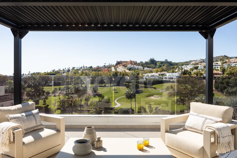 Villa for sale in Nueva Andalucia