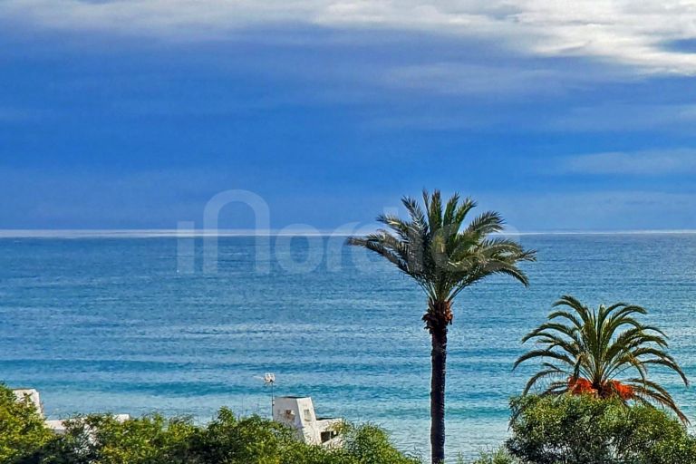 Town House for sale in Bahia Dorada