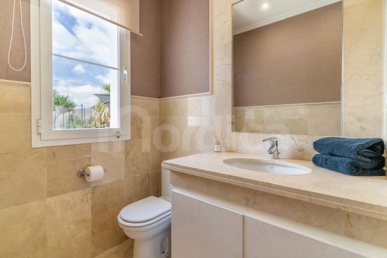 Renovated villa with Panoramic Views in a Secure Gated Community