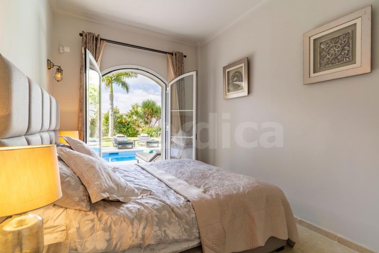 Renovated villa with Panoramic Views in a Secure Gated Community