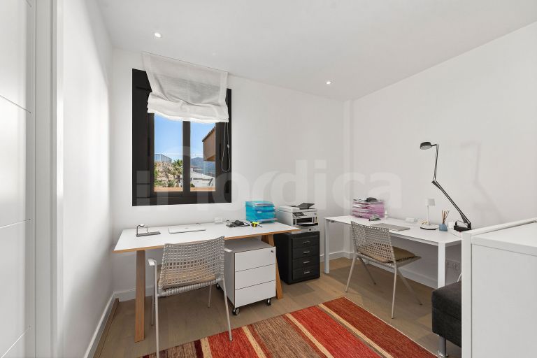 Excellent Penthouse with Breathtaking Sea Views in Recently Built Urbanisation