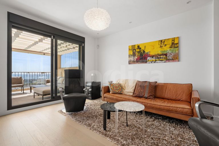 Excellent Penthouse with Breathtaking Sea Views in Recently Built Urbanisation