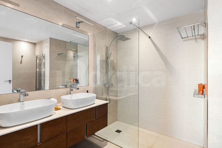 Excellent Penthouse with Breathtaking Sea Views in Recently Built Urbanisation