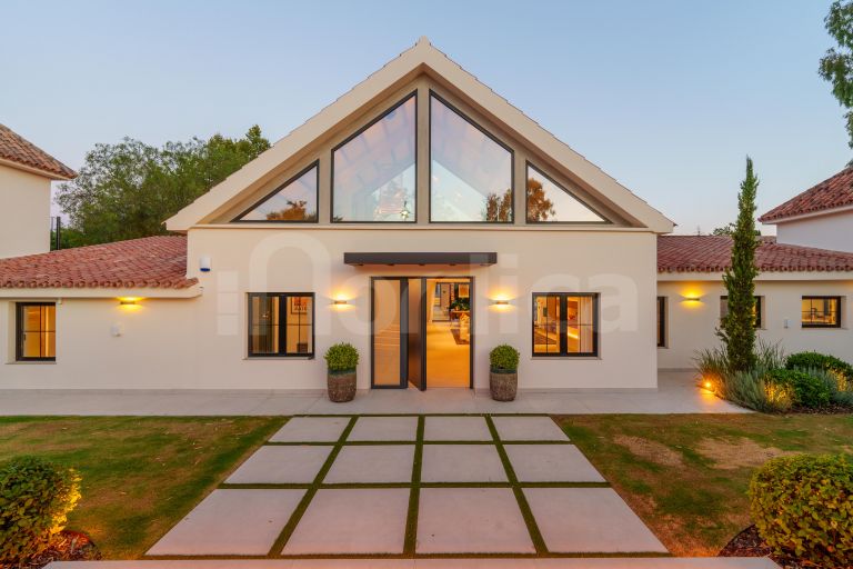 5 bedroom villa beachside Puerto Banus