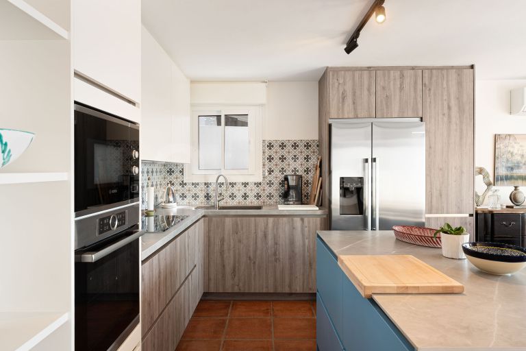 Stunning Renovated Frontine Beach Duplex Penthouse
