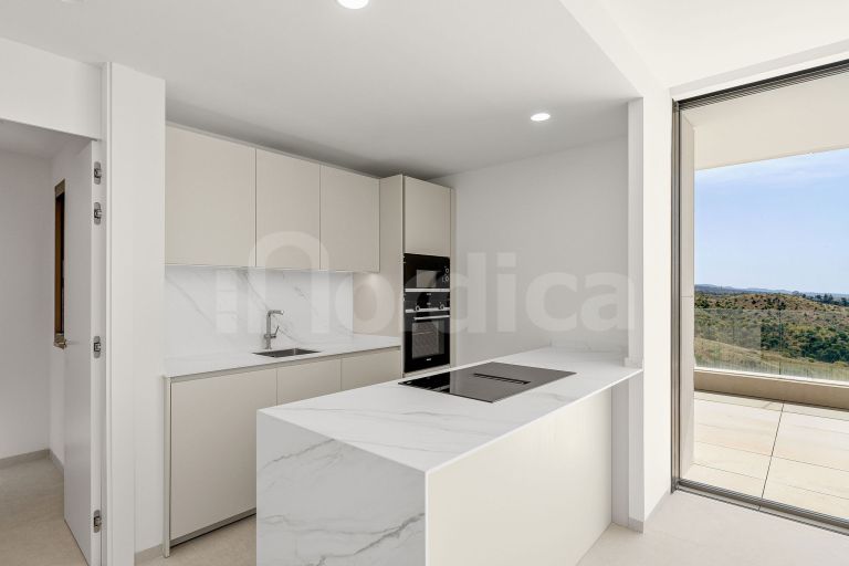 Contemporary apartment with panoramic views