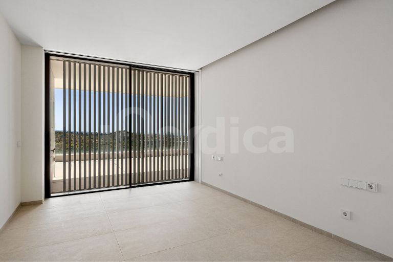 Contemporary apartment with panoramic views