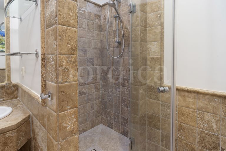 Apartamento en venta en Benatalaya