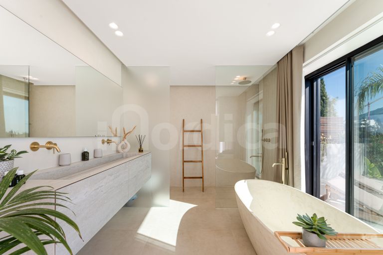 Villa till salu i Nueva Andalucia
