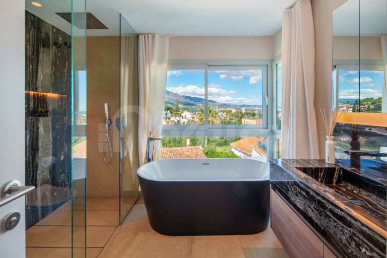 Villa till salu i Nueva Andalucia