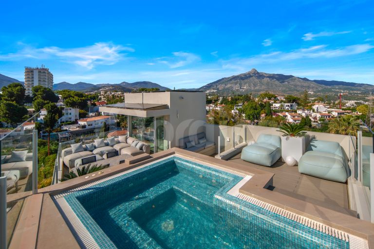 Villa till salu i Nueva Andalucia