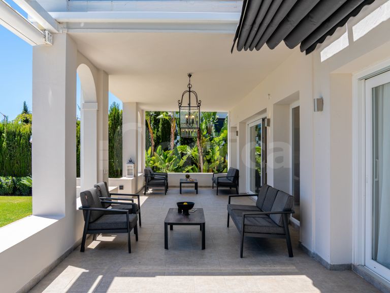 Villa till salu i Nueva Andalucia