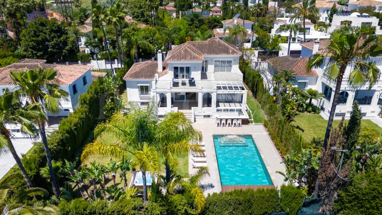 Villa en venta en Nueva Andalucia