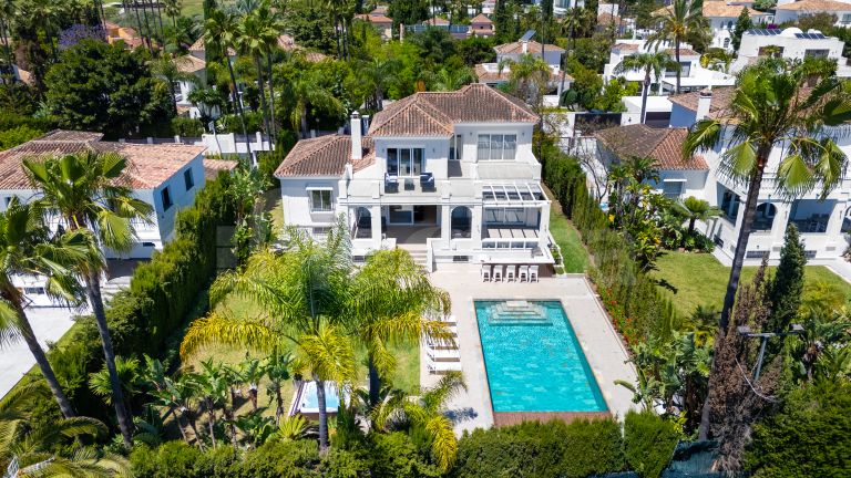 Villa till salu i Nueva Andalucia