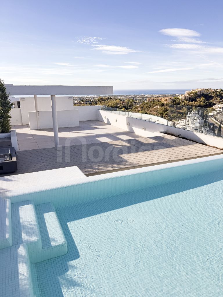 Ático en venta en The View Marbella