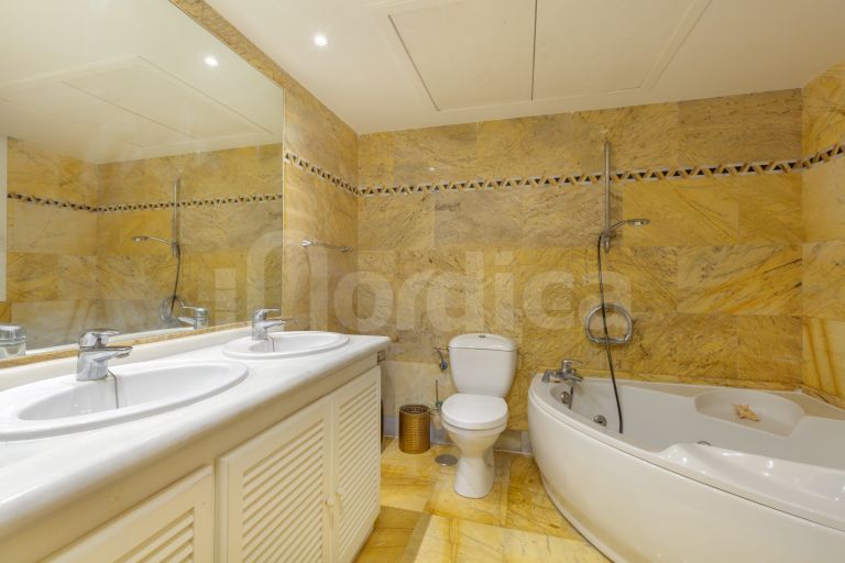 Apartamento en venta en Magna Marbella