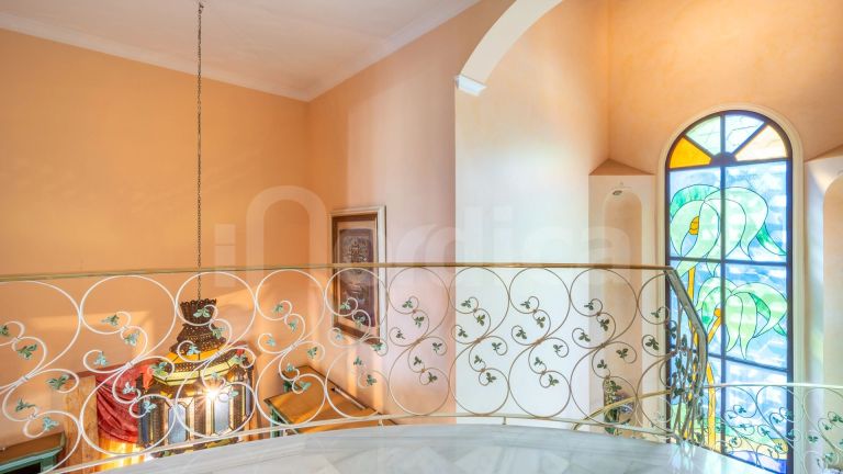 Villa for sale in