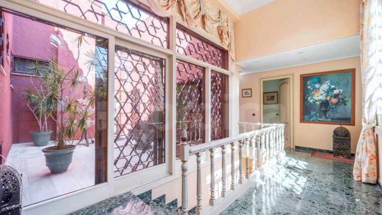 Villa for sale in