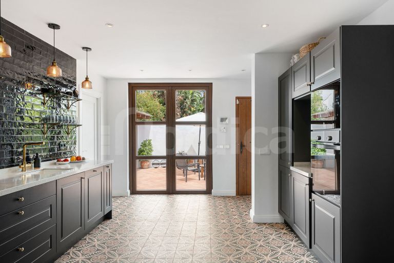 Villa for sale in Isdabe
