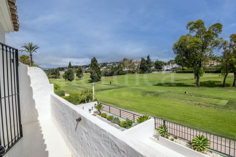 Town House for sale in Los Naranjos Country Club