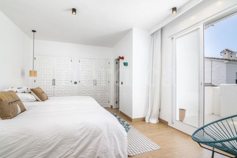 Town House for sale in Los Naranjos Country Club