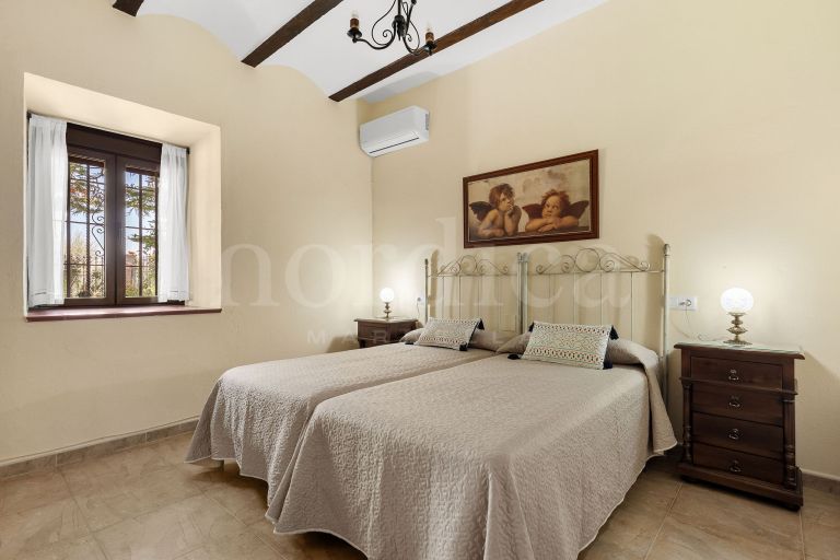 La Aragonesa – An Authentic Andalusian Estate with History and Character