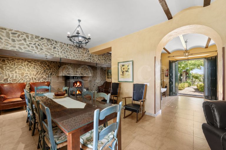 La Aragonesa – An Authentic Andalusian Estate with History and Character