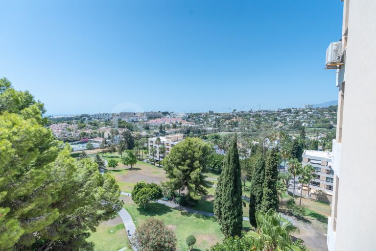Apartamento en venta en Torres de Aloha
