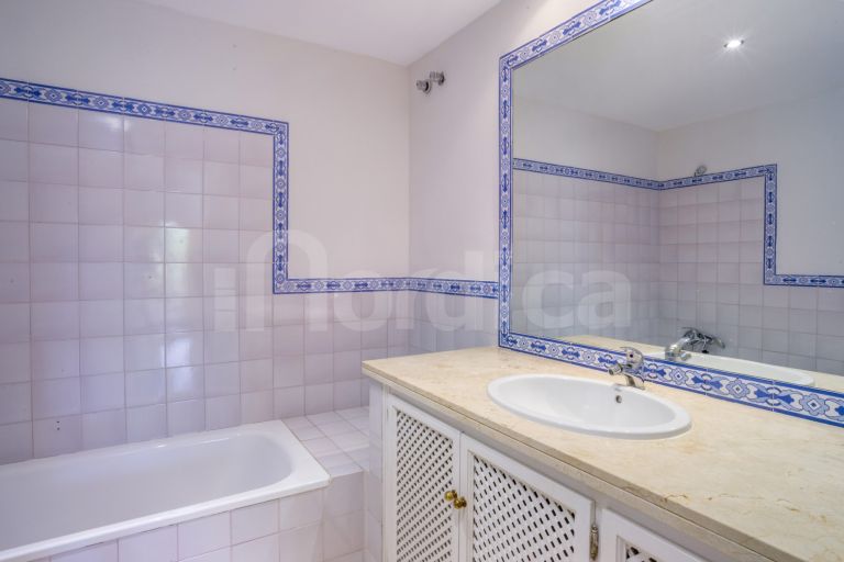 Apartamento en venta en Guadalmina Alta