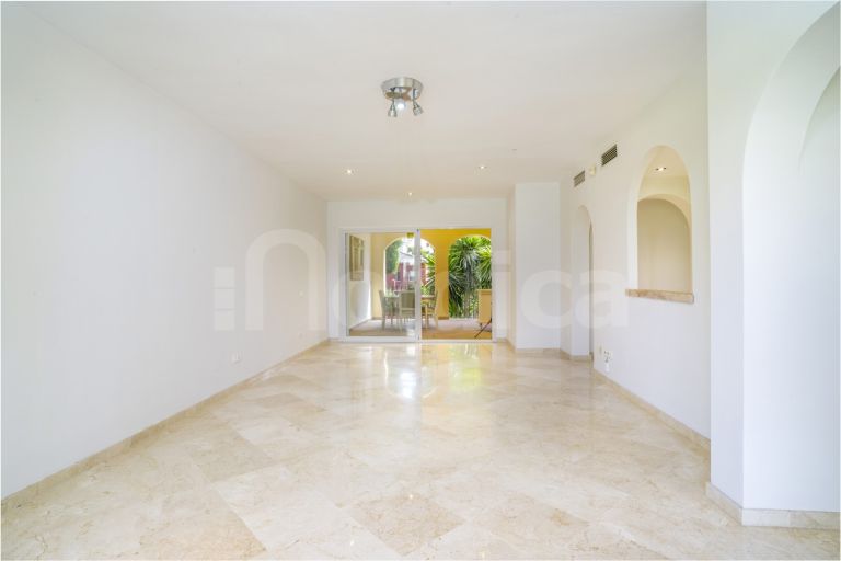Apartamento en venta en Guadalmina Alta