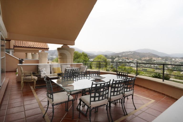 Takvåning till salu i Magna Marbella