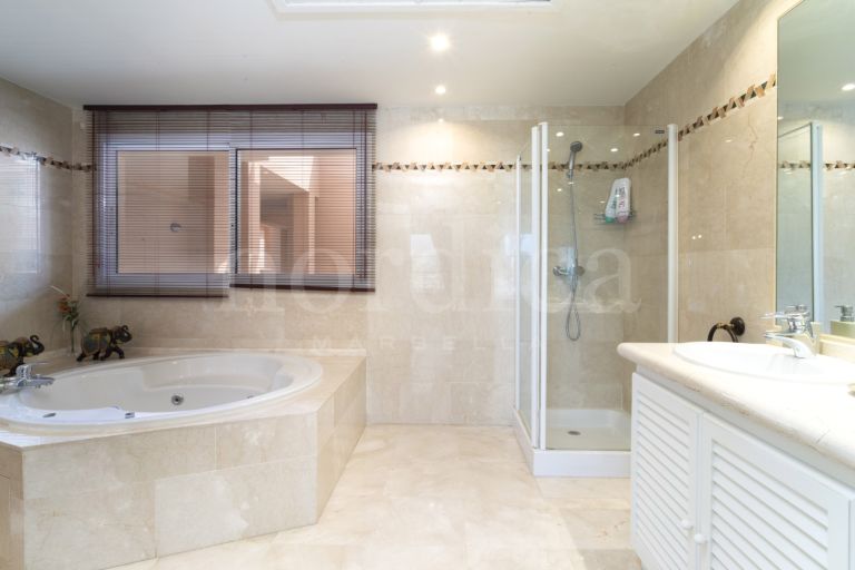 Ático en venta en Magna Marbella