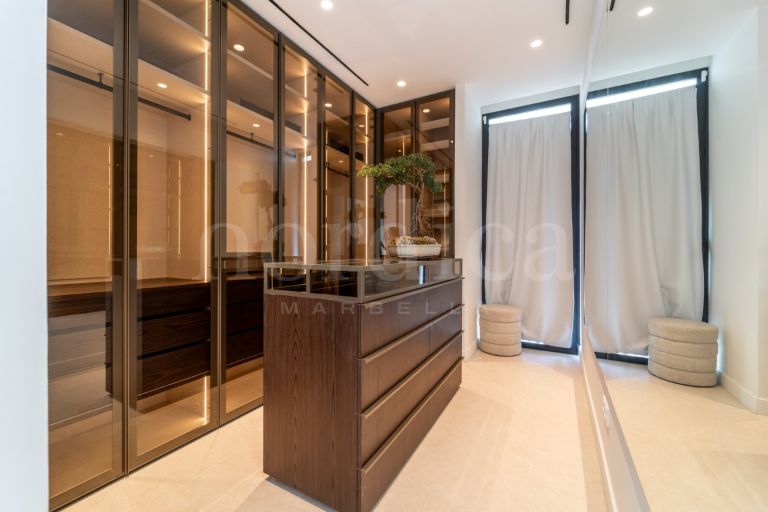 Villa till salu i Los Monteros Playa