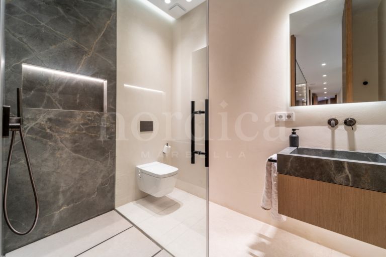 Villa till salu i Los Monteros Playa
