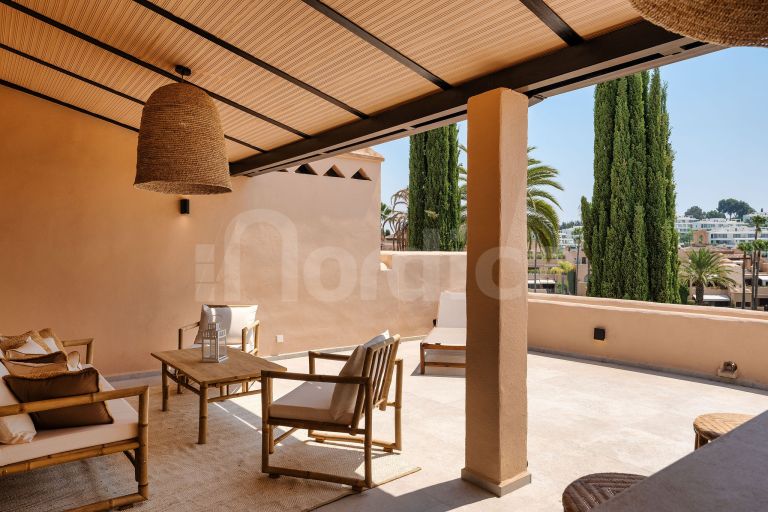 Duplex Penthouse for sale in La Cartuja del Golf