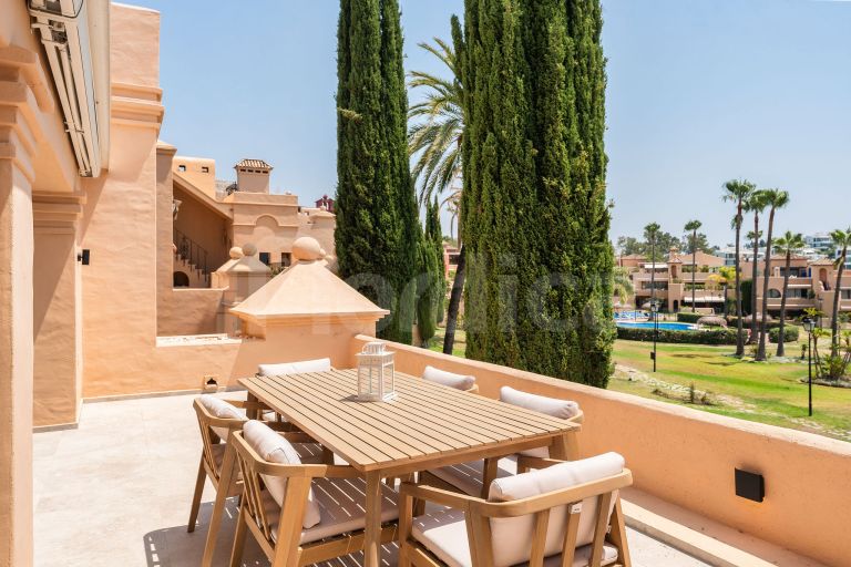 Duplex Penthouse for sale in La Cartuja del Golf