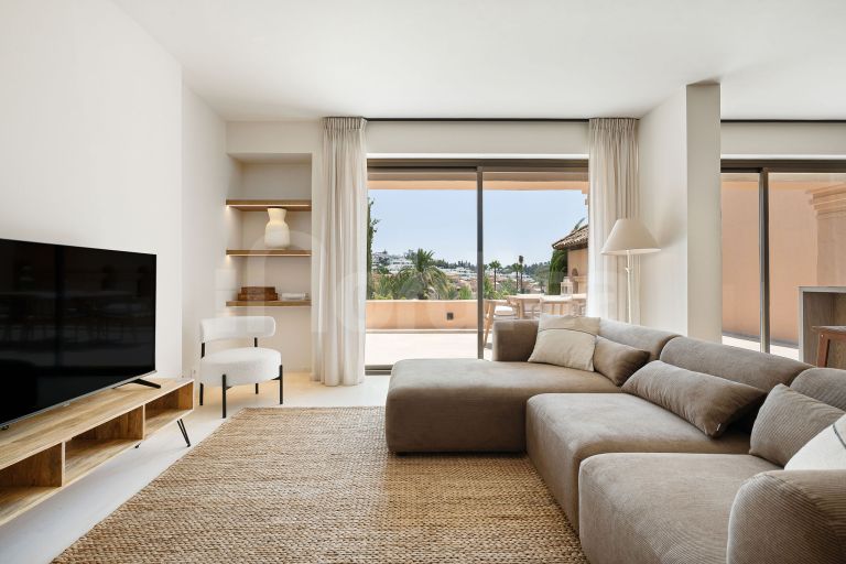 Duplex Penthouse for sale in La Cartuja del Golf