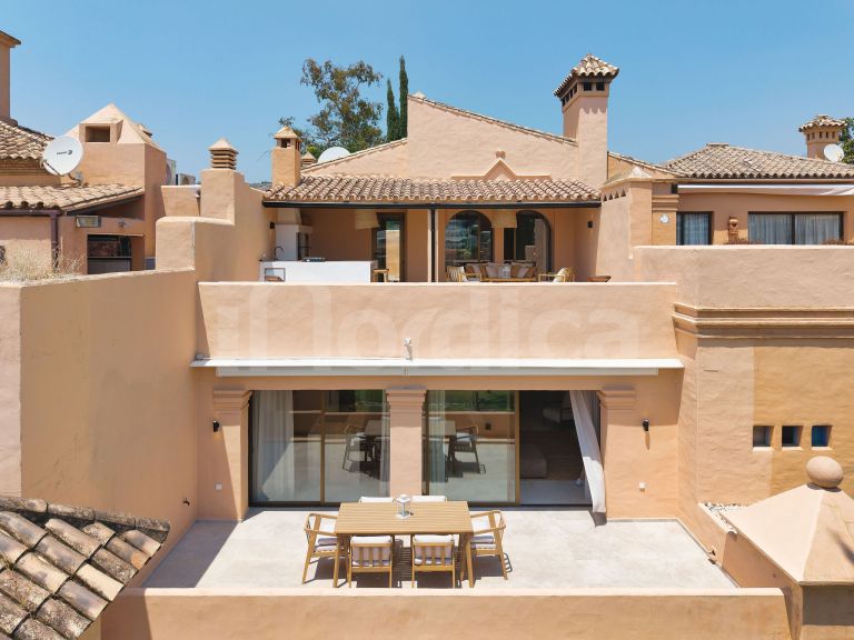 Duplex Penthouse for sale in La Cartuja del Golf