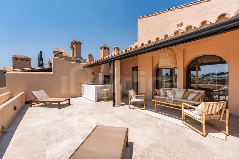 Duplex Penthouse for sale in La Cartuja del Golf