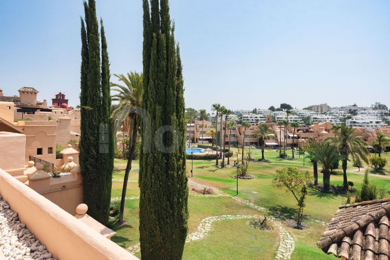 Duplex Penthouse for sale in La Cartuja del Golf