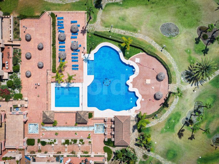 Duplex Penthouse for sale in La Cartuja del Golf