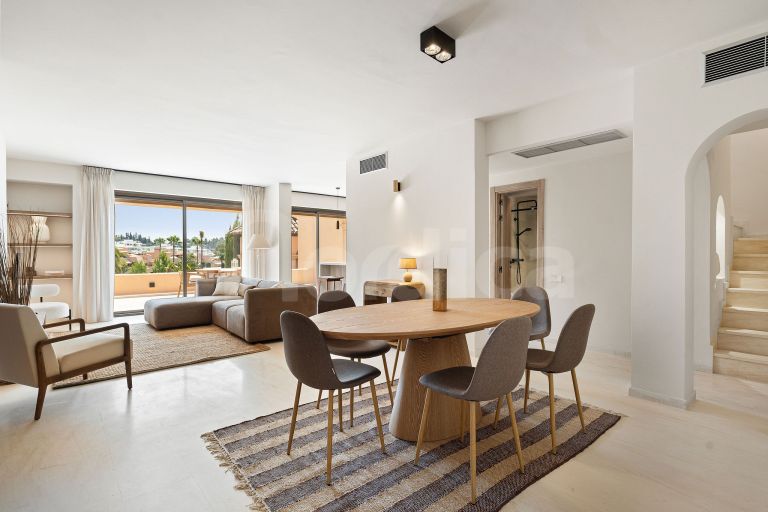 Duplex Penthouse for sale in La Cartuja del Golf
