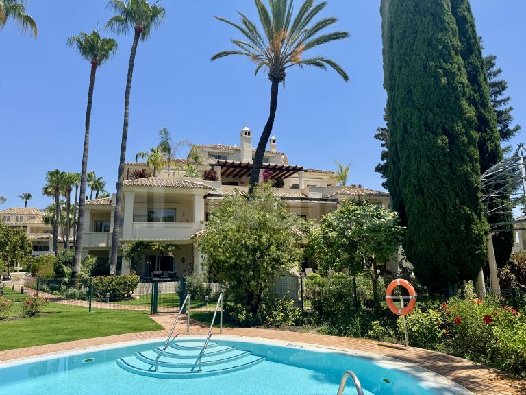 Apartamento en venta en Las Alamandas