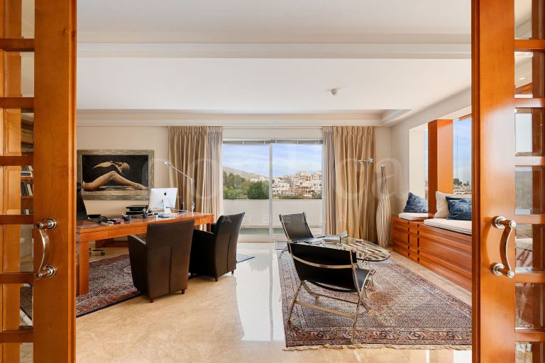 Penthouse for sale in Hotel del Golf