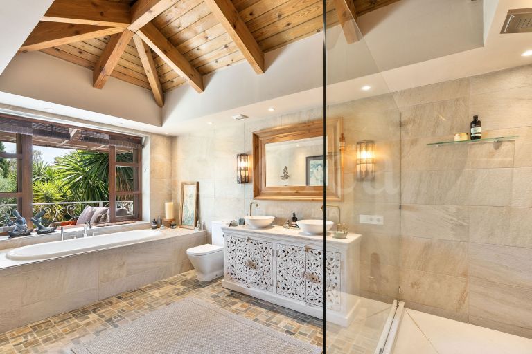 Villa for sale in Marbella Country Club
