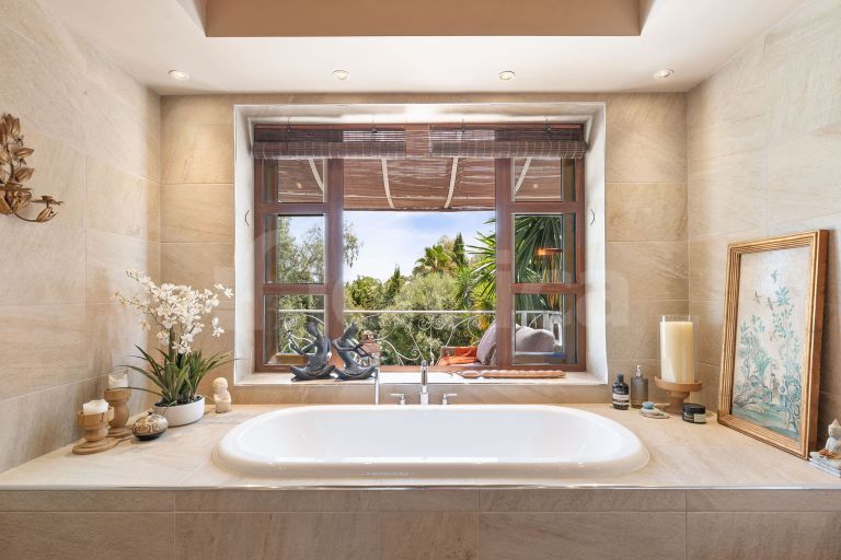 Villa zu verkaufen in Marbella Country Club