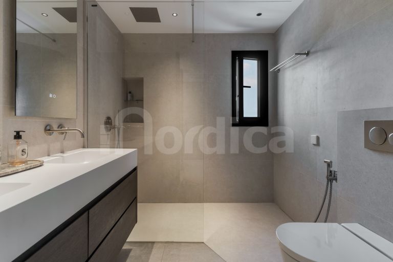 Zweistöckiges Penthouse zu verkaufen in