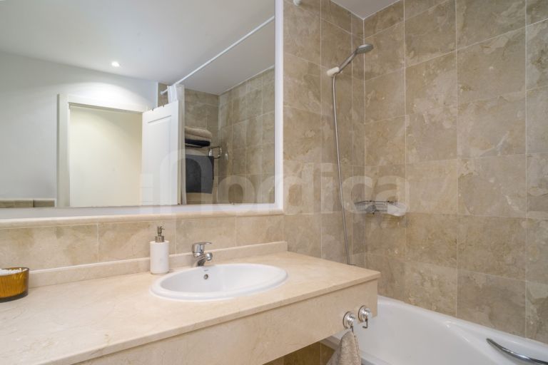 Appartement rez de chaussée a vendre à Aloha Royal